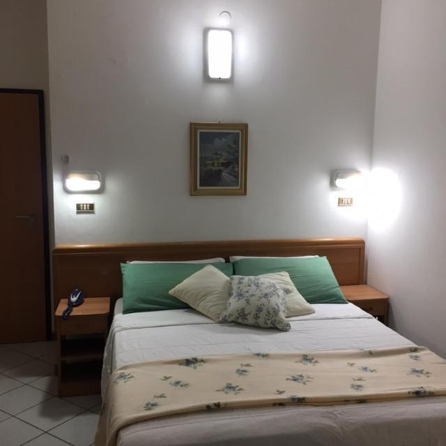 Hotel Venezia San Mauro Mare Екстериор снимка